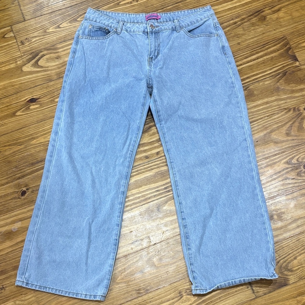 edikted Size XL Wide Leg Light Wash Jeans